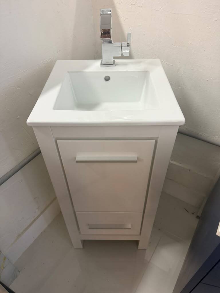 17 inch shiny white freestanding vanity